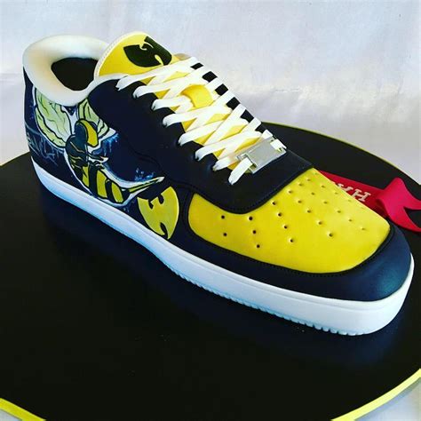 D Shoe Cake Decorated Cake By Ritzy Cakesdecor