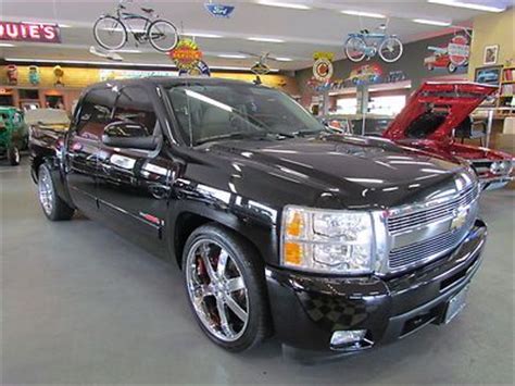 Sell Used 2007 Chevrolet Silverado Vortec Max 6 0L Crew Cab LTZ Lowered