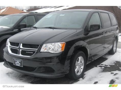 2011 Brilliant Black Crystal Pearl Dodge Grand Caravan Mainstreet