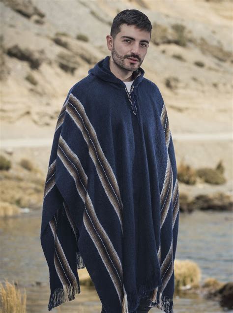 Hooded Alpaca Poncho Deep Blue En 2020 Poncho Hombre Poncho Alpaca