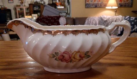 Vintage Royal China Quban 22k Warranted Gold Roses Gravy Boat Etsy