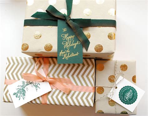 DIY Tutorial Festive Wrapping With Holiday Gift Tags