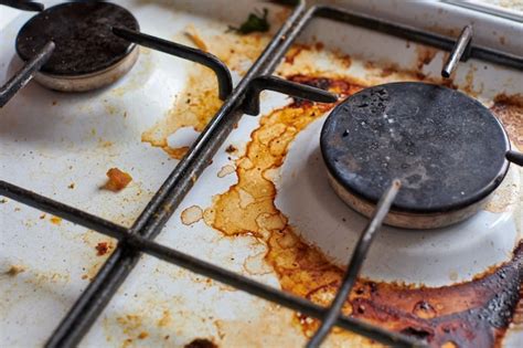 Estufa Sucia Con Restos De Comida Estufa De Cocina De Gas Sucia Con