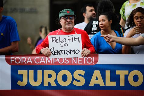 Centrais Sindicais Protestam Contra Juros Altos No Brasil