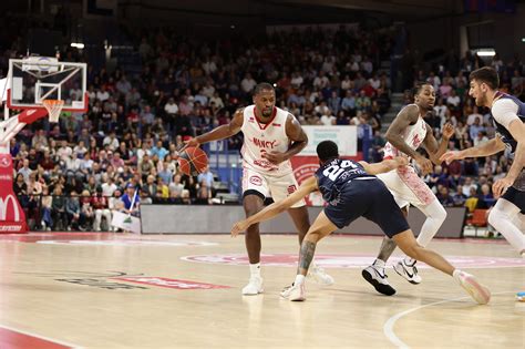 Le Sluc Au Combat Sluc Nancy Basket