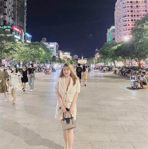 Nữ sinh Hải Dương sở hữu vòng một khủng 110 cm khoe full ảnh diện bikini trên biển khiến dân