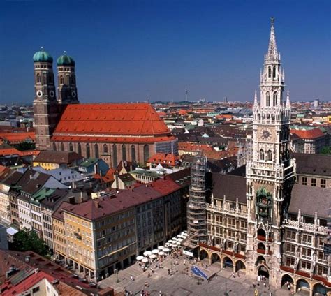 Neues Rathaus - The Munich Town Hall :: Business Trip Friend