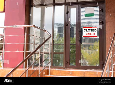 Sorry We Are Closed Sign Board Hanging On Door Of Cafe Stock Photo Alamy