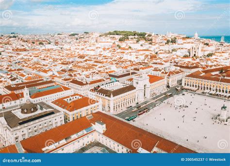 Vista A Rea De La Famosa Plaza Del Comercio En Lisboa Portugal Imagen