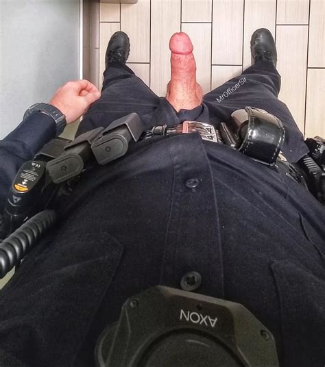 Weekend Vibes Nudes Uniformedmen Nude Pics Org