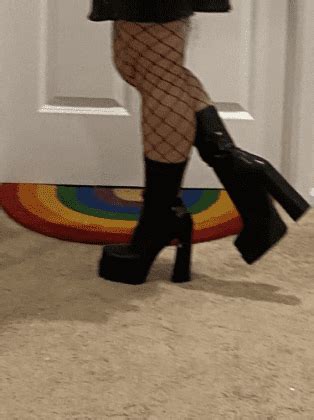 11 Almost Original Naked Wolfe Boots Dupes 2022 Christina Diaz