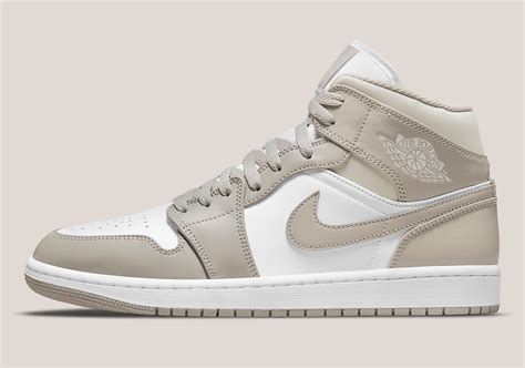 Air Jordan 1 Mid Linen White 554724 082