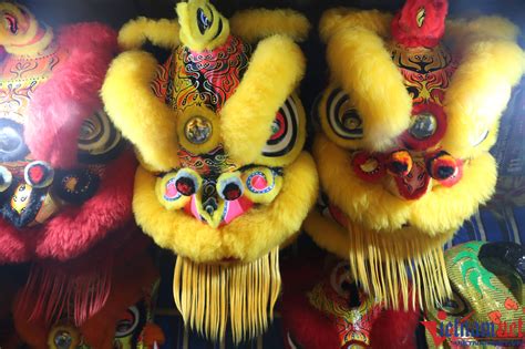 Chia sẻ hình lân sư rồng hot nhất Sai Gon English Center