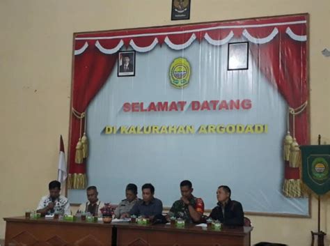 Pemerintah Desa Argodadi Selenggarakan Pembekalan Satlinmas Website