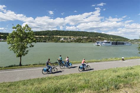 Donau Mit Rad Schiff Ms Primadonna Passau Budapest