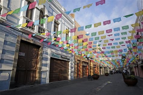 Calle De Los Dulces En Puebla Concluyen Mantenimiento E Consulta