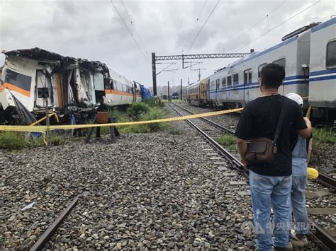 台鐵清理普悠瑪、太魯閣事故車廂 招領逾200件遺物 生活 中央社 Cna