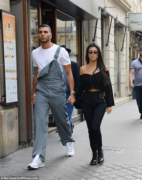 Kourtney Kardashian And Younes Bendjim Cozy Up In Rickshaw Daily Mail Online