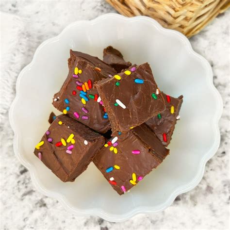 3-Ingredient Microwave Fudge