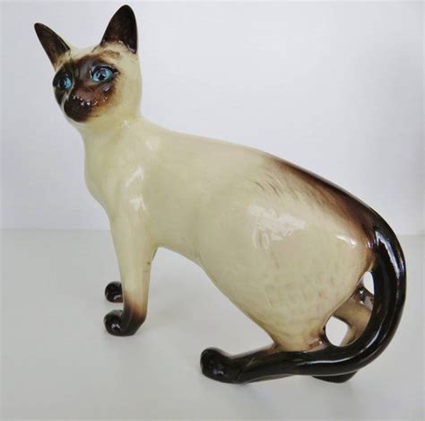 Royal Doulton Sealpoint Siamese Cat Figurine Etsy Siamese Cats Siamese Cats