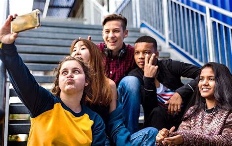 Group Of School Friends Having Premium Photo Rawpixel