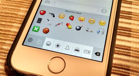 How to Use the iOS 8 Emoji Keyboard