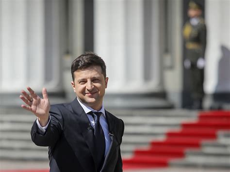 Zelensky convoque des législatives anticipées le 21 juillet - RTN votre ...