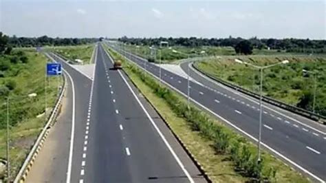 Road Ministry Aims To Construct Record Km Of Highways In Fy