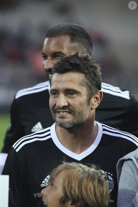 Des frères jumeaux Bixente Lizarazu en vacances avec son fils