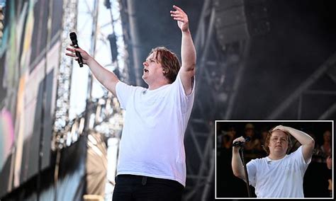 Dtn News On Twitter Glastonbury Sings For Lewis Capaldi As Singer