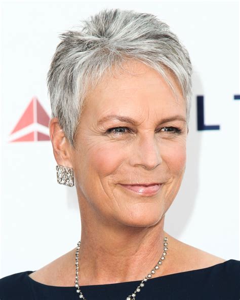 Stylists Share 5 Stunning Short Gray Hairstyles For Women Over 50 To ...