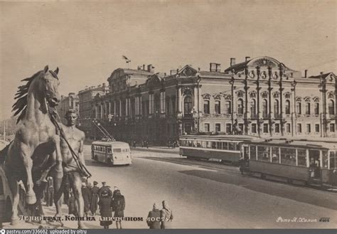 Невский проспект, Аничков мост