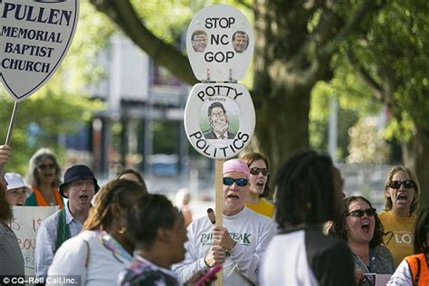 North Carolina Lawmakers To Repeal Controversial Bathroom Bill