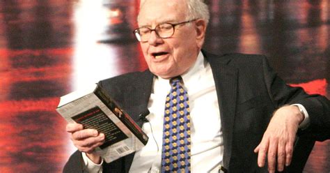 Warren Buffetts Reading Routine Could Make You Smarter Suggests Science