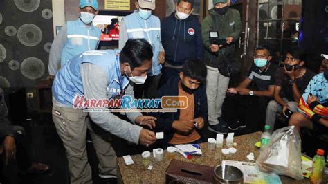 Razia Tempat Karaoke Di Tasikmalaya Puluhan Pengunjung Dites Urine