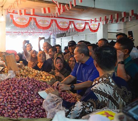 Kunjungi Pasar Di Pontianak Mendag Zulkifli Hasan Ungkap Stok Bapok