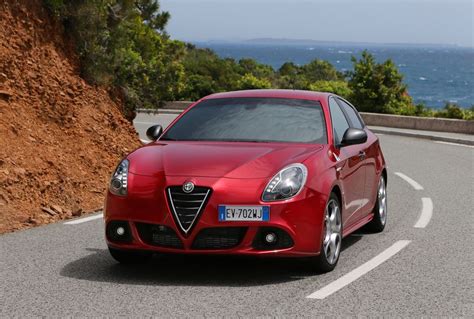 Alfa Romeo Giulietta Dane Techniczne Spalanie Opinie Cena