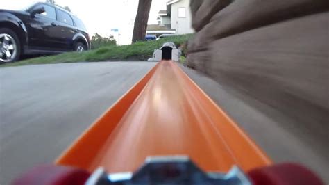 Video muestra cómo se ve el mundo desde un carro Hot Wheels Analitica