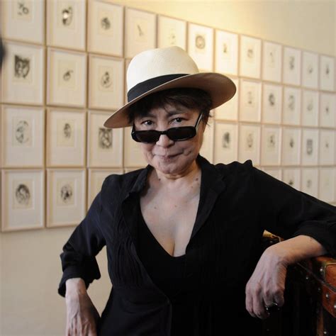 View 17 Yoko Ono 2020 - sugiatik