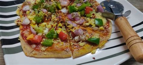 Chapati Pizza Recipe Roti Pizza Recipe Pizza With Leftover Chapati