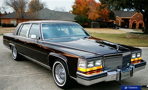 1989 Cadillac Fleetwood - Information and photos - MOMENTcar