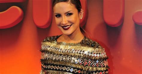 Claudia Leitte Nega Ter Comprado Vestido Balmain De R 76 Mil Uso E