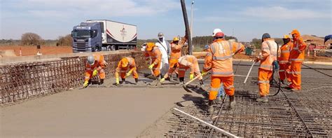 Concretagem De Laje De Viaduto No Km 85 Duplicação Da Br 153 Sp