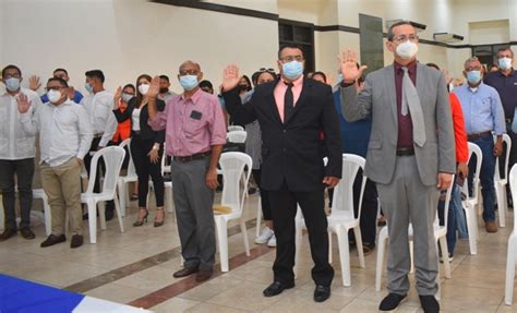 Los Testigos Promesados En El Lobby De La Sede Central