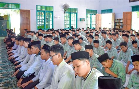 Peringati Tahun Gontor Pondok Pesantren Darul Amanah Kendal Gelar