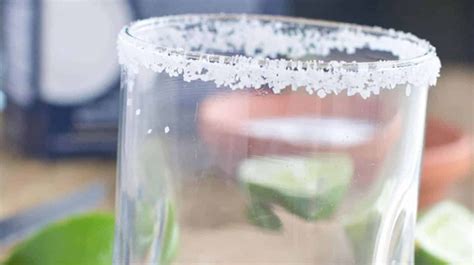 How To Rim A Glass With Salt Storables