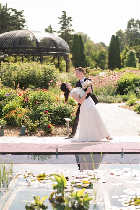 Elegant Garden Wedding at Royal Botanical Gardens - Confetti Magazine