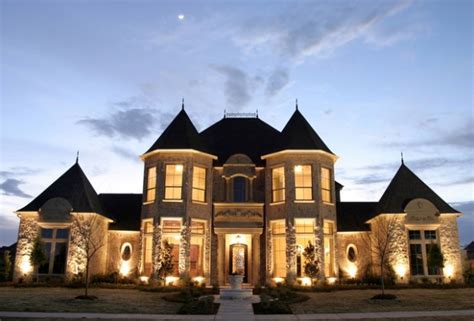 19 Gorgeous Houses That Look Like Castles Style Motivation