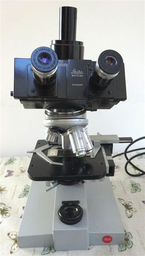 Leitz SM LUX Microscope With Trinocular Head And 4 Leitz Objectives All