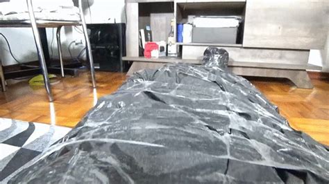 BEAUTIFUL AND HOT PRINCESS LEAVING S DESPERATE IN FACESITTING BY SCARLET WIND AND DANIEL